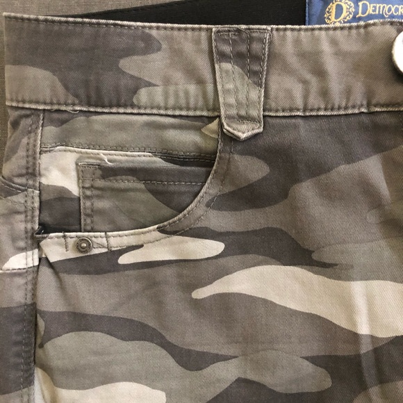 Jeans - Picture 5 of 5